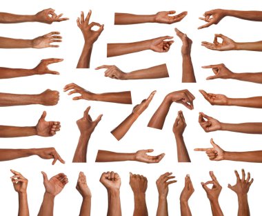 El hareketleriyle. Beyaz arka planda kollarını gösteren Afro-Amerikalı adam, yakın plan.