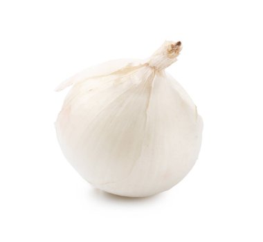 Taze soğan soğanı beyaza izole edilmiş.