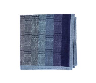 Bir katlanmış mendil beyaza izole edilmiş, üst manzara. Şık aksesuar