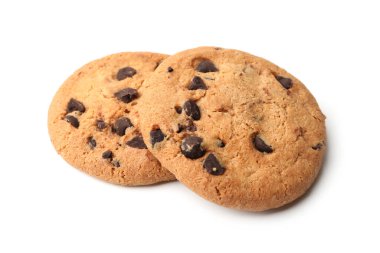 Lezzetli çikolata parçalı kurabiyeler beyaza izole edilmiş