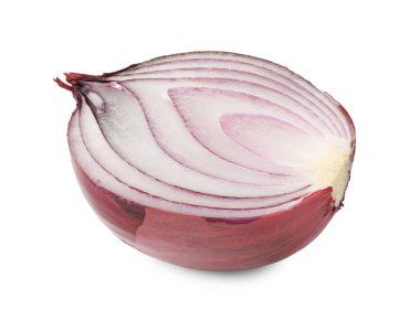 Taze kırmızı soğanın yarısı beyaz üzerine izole.
