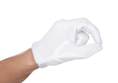 Kumaş eldivenli adam beyaz arka planda bir şeyin boyutunu gösteriyor, yakın plan.