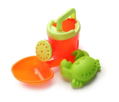 Beyaz tenli parlak çocukların plaj oyuncakları