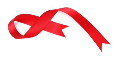 Güzel kırmızı kurdele beyaza izole edilmiş, üst manzara