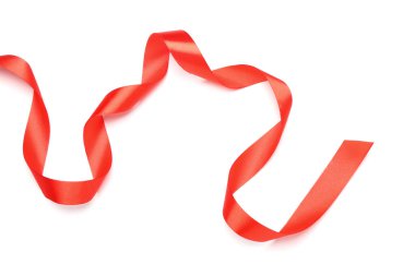 Güzel kırmızı kurdele beyaza izole edilmiş, üst manzara