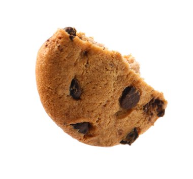 Lezzetli bir parça çikolata parçacıklı kurabiye beyaza izole edilmiş.