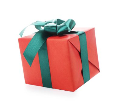 Güzel Noel hediyesi kutusu beyaza izole edilmiş.