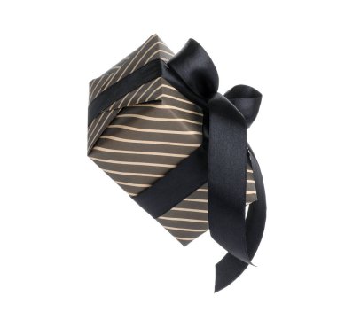 Havada izole edilmiş güzel bir hediye kutusu.