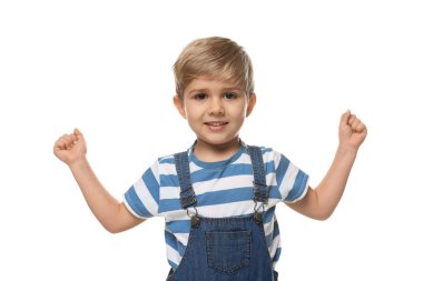 beyaz zemin üzerinde şirin küçük çocuk portresi