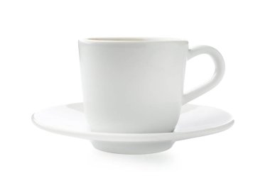 Beyaz bardakta izole edilmiş Aromatik kahve.