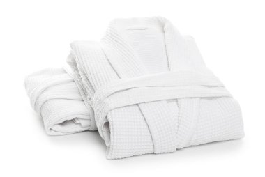 İki yumuşak waffle bornozu beyaza izole edilmiş.