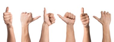 Beyaz arka planda baş parmak gösteren adamlar, yakın plan. Erkek eli koleksiyonu