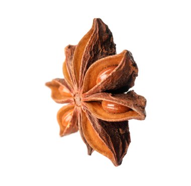 Kuru anason yıldızı beyaz üzerine izole tohumlar ile