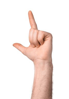 Beyaz arkaplanda bir şeye bakan adam, yakın plan.