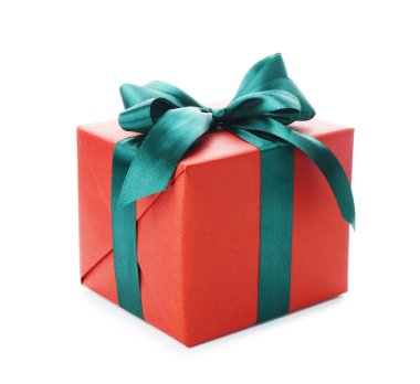 Güzel Noel hediyesi kutusu beyaza izole edilmiş.