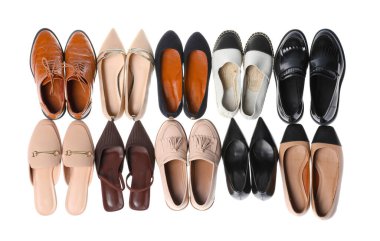 Farklı güzel ayakkabılar. Beyaz, üst manzara.