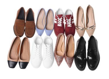 Beyaz, üst görünümde izole edilmiş farklı ayakkabılar.