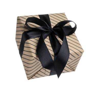 Havada izole edilmiş güzel bir hediye kutusu.