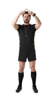 Hakem beyaz arkaplanda VAR işareti gösteriyor