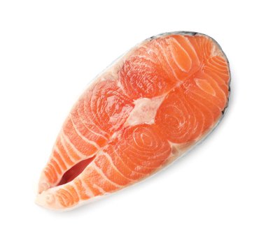 Somon fileto parçası beyaz, üst görünümde izole edilmiş.