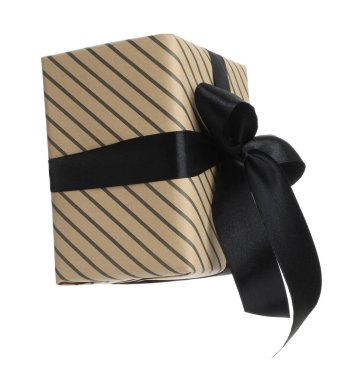 Havada izole edilmiş güzel bir hediye kutusu.