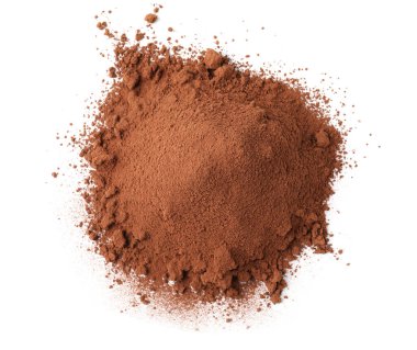 Beyaz üzerine izole edilmiş kakao tozu yığını, üst görünüm