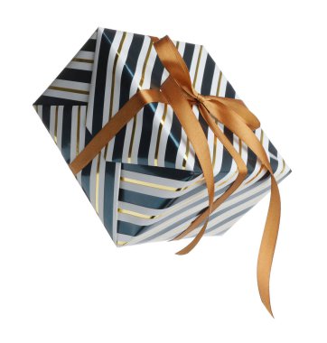 Havada izole edilmiş güzel bir hediye kutusu.