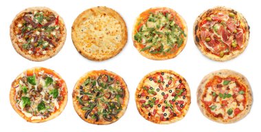 Beyaz, üst görünümde izole edilmiş farklı lezzetli pizzalar.