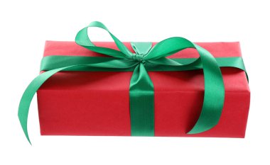 Beyaz üzerinde yeşil yay olan güzel bir hediye kutusu.