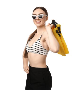 Beyaz arka planda yüzgeçleri olan bir ofis çalışanı