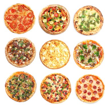 Beyaz, üst görünümde izole edilmiş farklı lezzetli pizzalar.