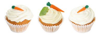 Kremalı ve beyaz kapkekler.