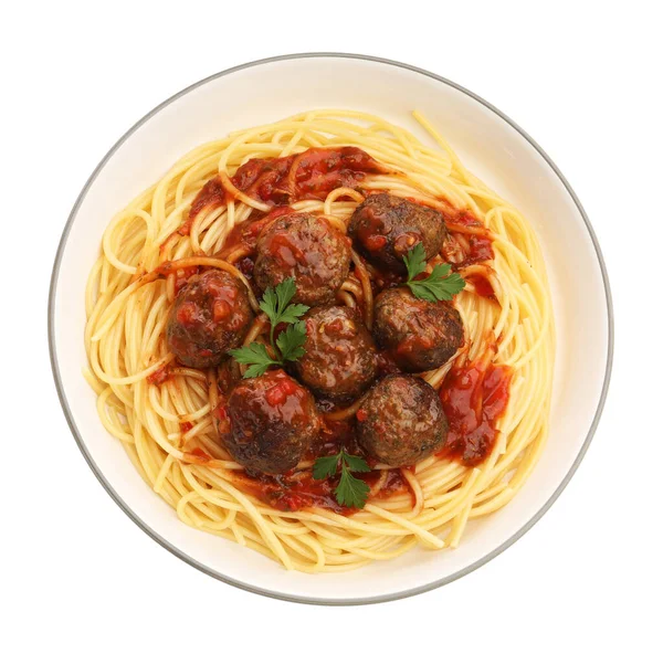 Köfteli leziz makarna, beyaza izole edilmiş.