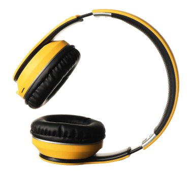 Beyaz üzerine izole edilmiş sarı kablosuz kulaklıklar