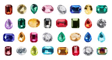 Beyaz üzerine izole edilmiş parlak değerli taşlar.