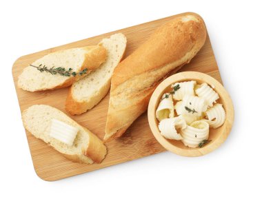 Tereyağlı baget ekmek ve kekik, beyaz, üst görünüm