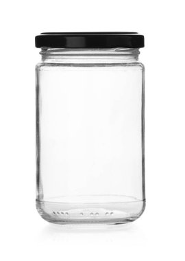 Beyaza izole edilmiş boş bir cam kavanoz.