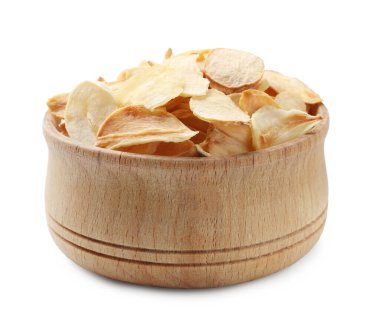 Beyaz tenceredeki kurutulmuş sarımsak taneleri.