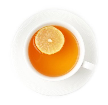 Limonlu bir fincan aromatik çay.