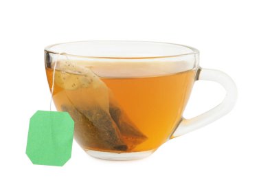 Çay demleniyor. Beyaz tenli çay poşeti.