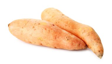 Beyaz üzerine izole edilmiş iki çiğ patates.