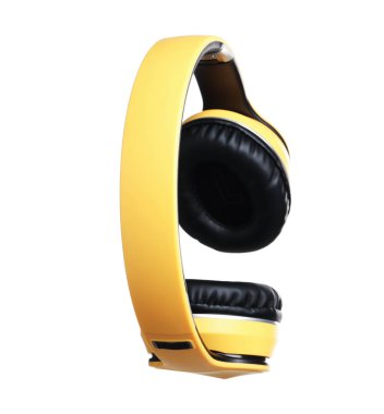 Beyaz üzerine izole edilmiş sarı kablosuz kulaklıklar