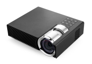 Bir modern video projektörü beyaza izole edildi