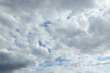 Bulutlu güzel gökyüzü manzaralı