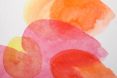 Beyaz kağıt üzerinde parlak suluboya resim, üst görünüm