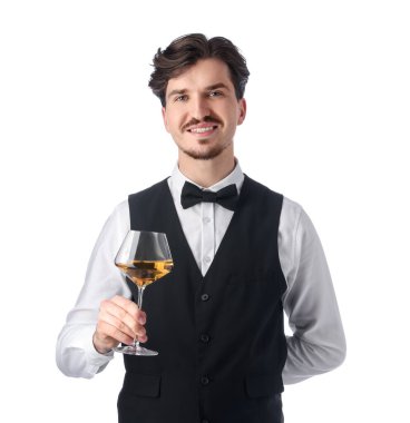 Beyaz arka planda şarap kadehi olan profesyonel şarap garsonu.