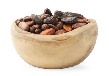 Beyaz tenceredeki doğal kakao çekirdekleri.