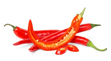 Beyaz izole taze kırmızı pul biber