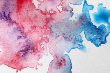 Beyaz kağıt üzerinde parlak suluboya resim, üst görünüm