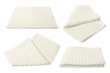 Beyaz üzerine izole edilmiş bej waffle havlusu.